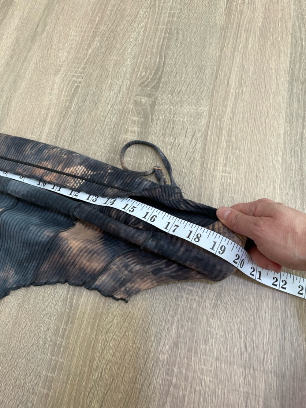 Tie-Dye Ribbed Pointed Hem Cami Crop Top- Black & Rust SHEIN. Size S - Picture 8 of 9